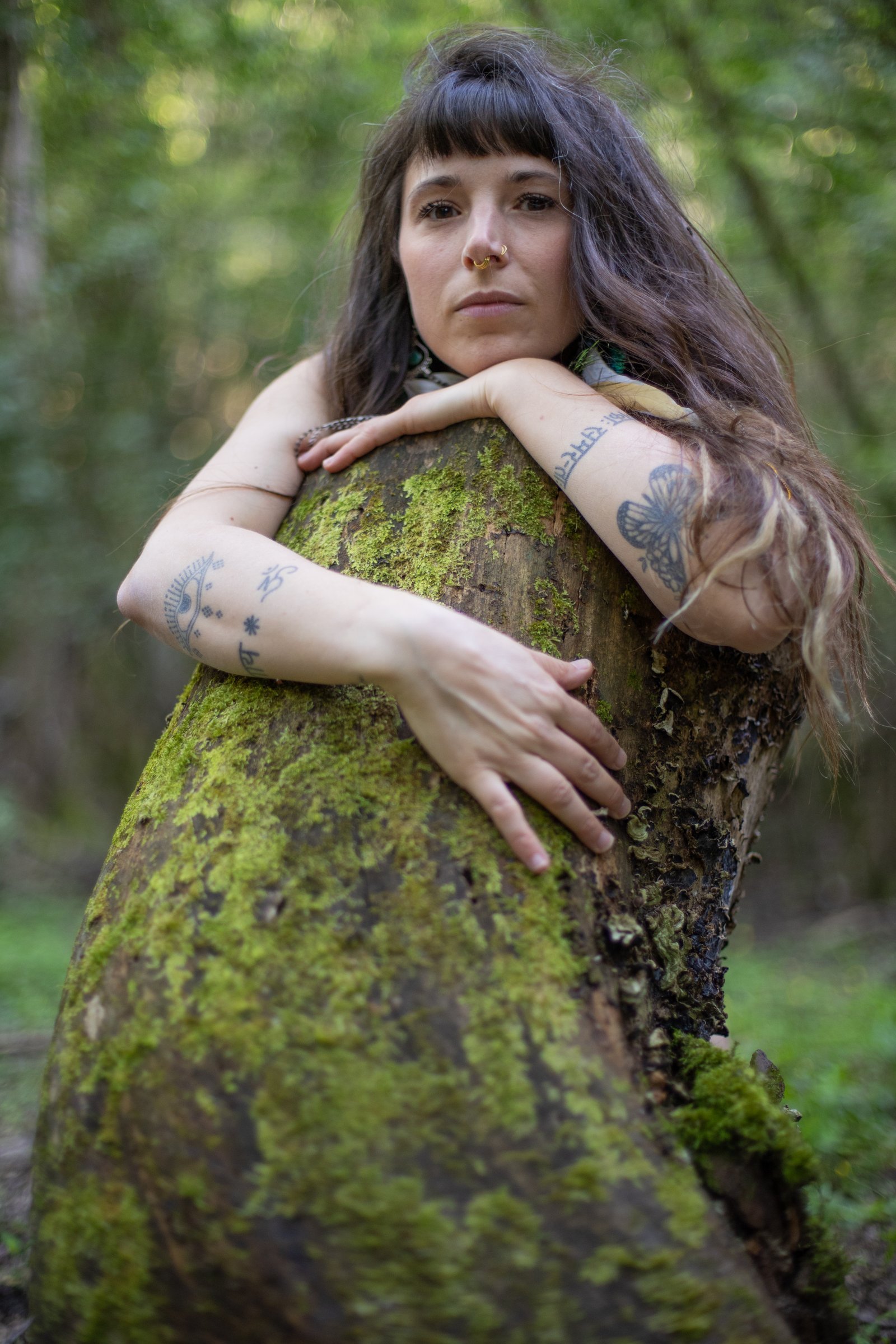 Portrait de reconnexion à soi en forêt, Blondi Gallery